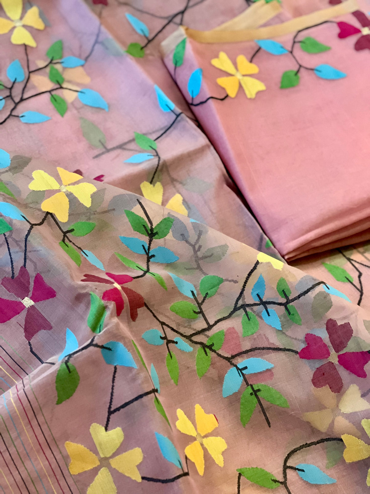 Baby Pink Floral Resham Silk Muslin Jamdani Handloom Saree
