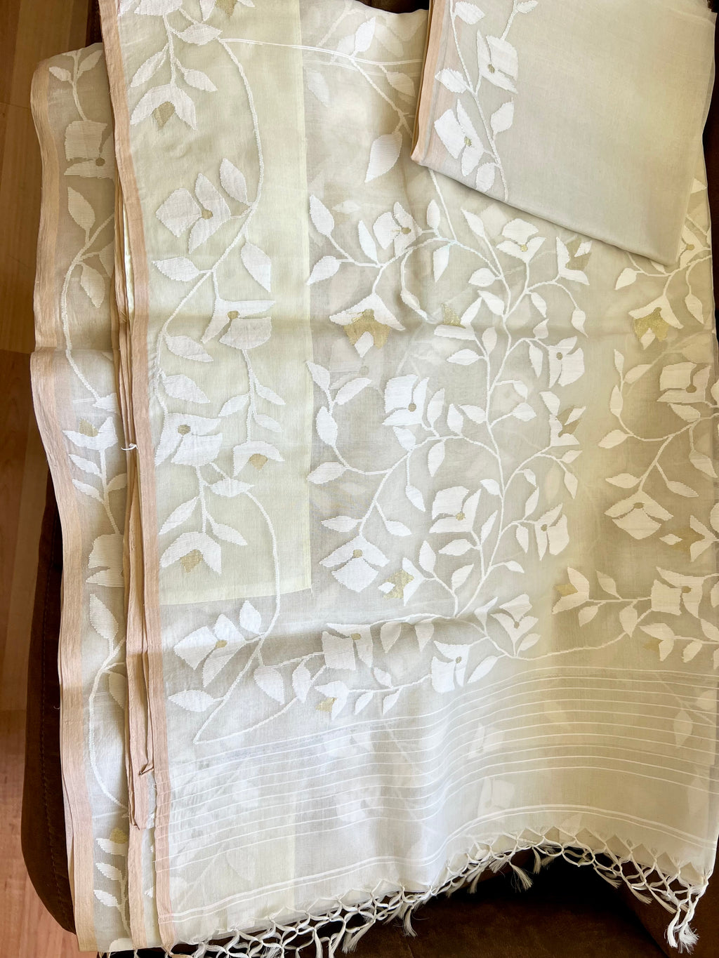 Ivory and Gold Self-design Resham Silk Muslin Jamdani Handloom Saree