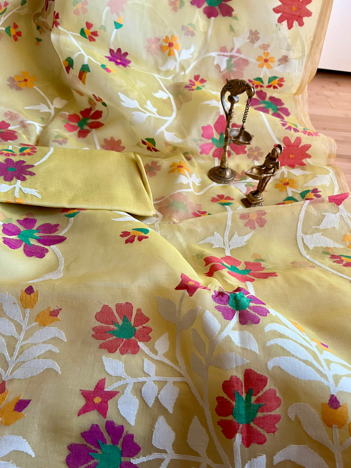 Pastel Yellow Floral Resham Silk Muslin Jamdani Handloom Saree