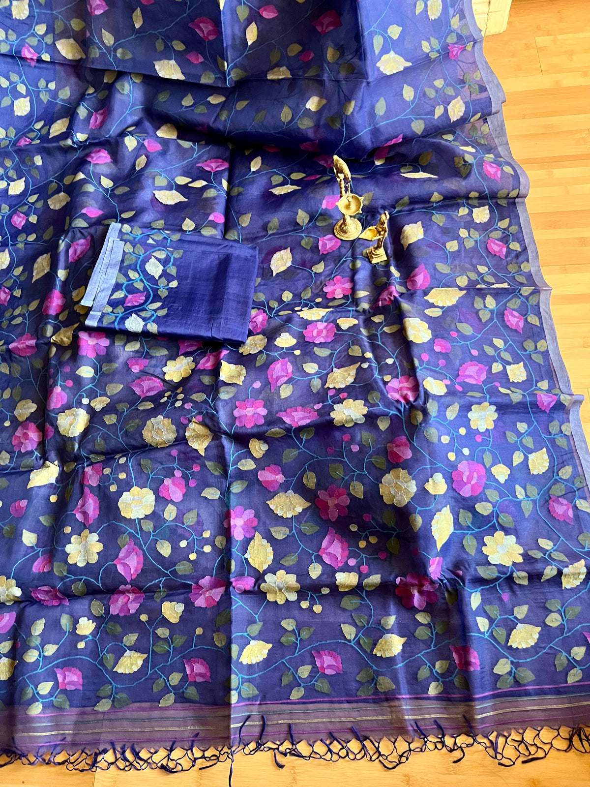 Navy Blue Floral Resham Silk Muslin Jamdani Handloom Saree