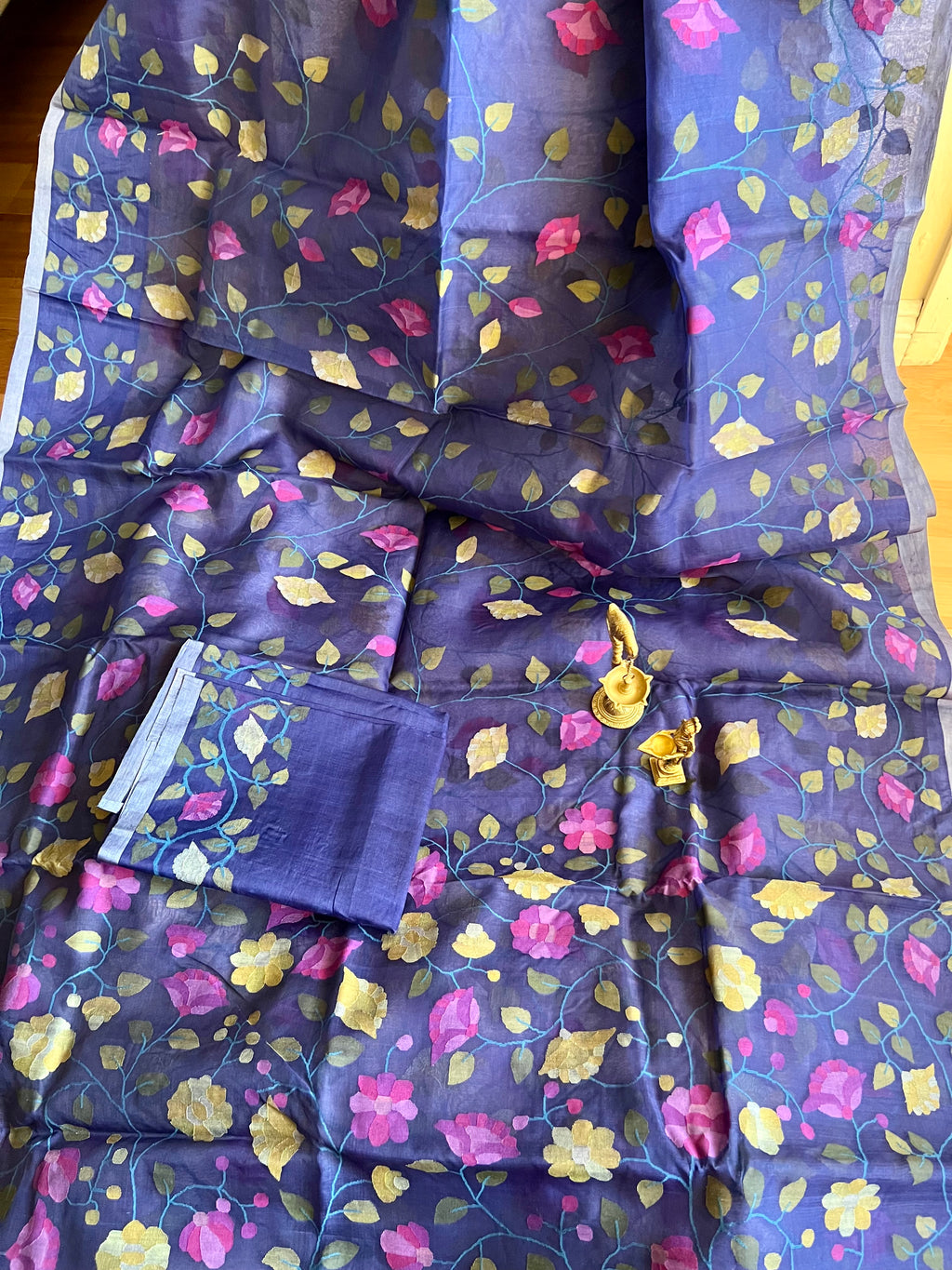 Navy Blue Floral Resham Silk Muslin Jamdani Handloom Saree