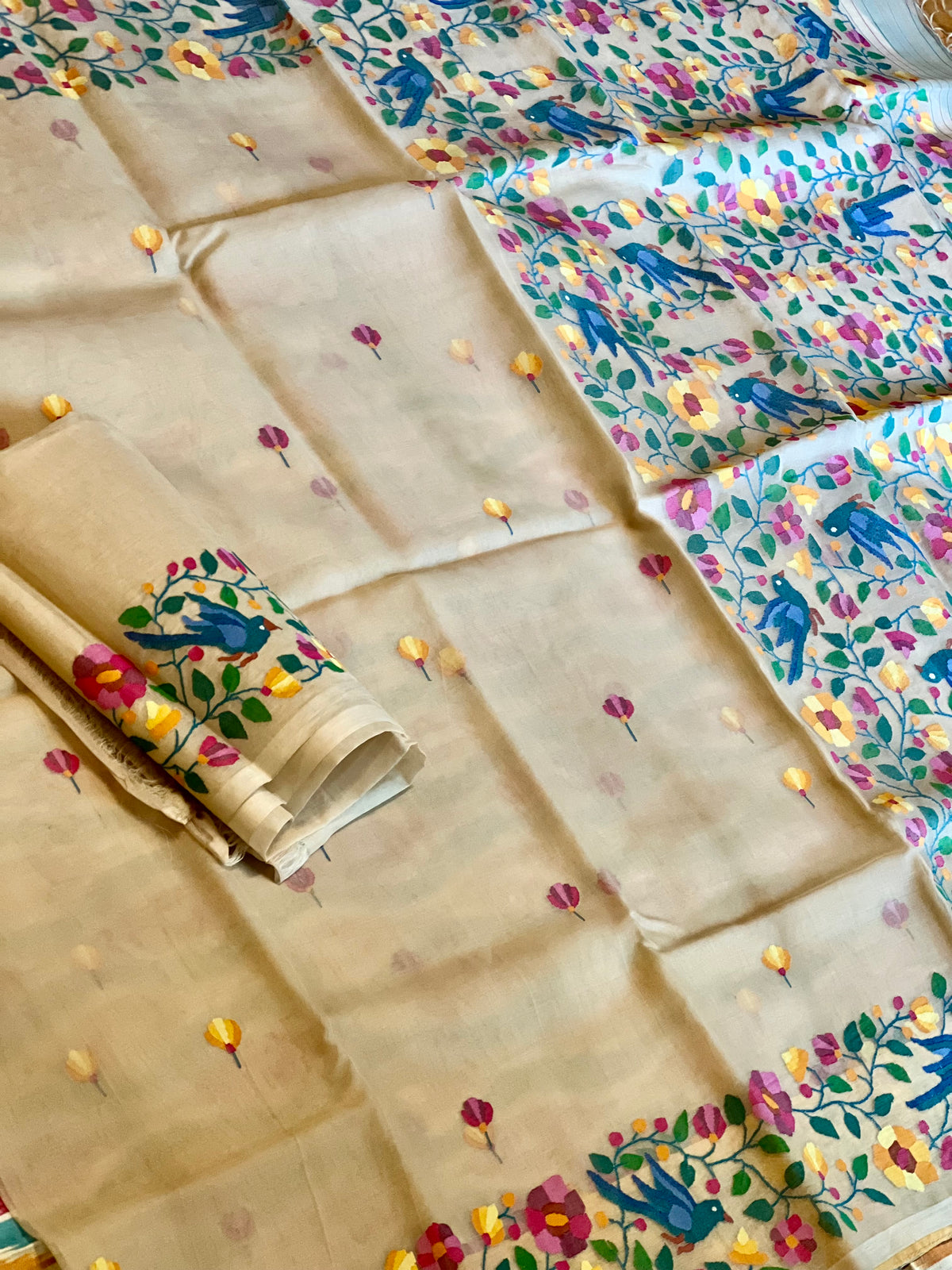 Beige with multicolor Floral and Bird motifs Resham Silk Muslin Jamdani Handloom Saree